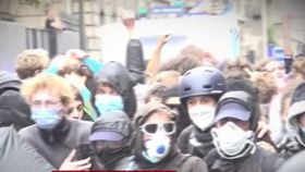 VIDEO Franța în flăcări! Proteste violente paralizează Paris, Marsilia și Lyon